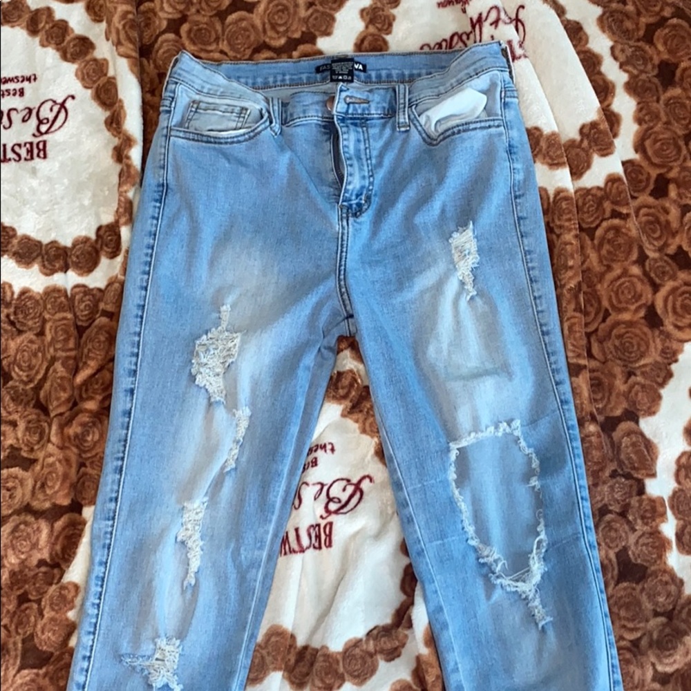 FASHION NOVA JEANS